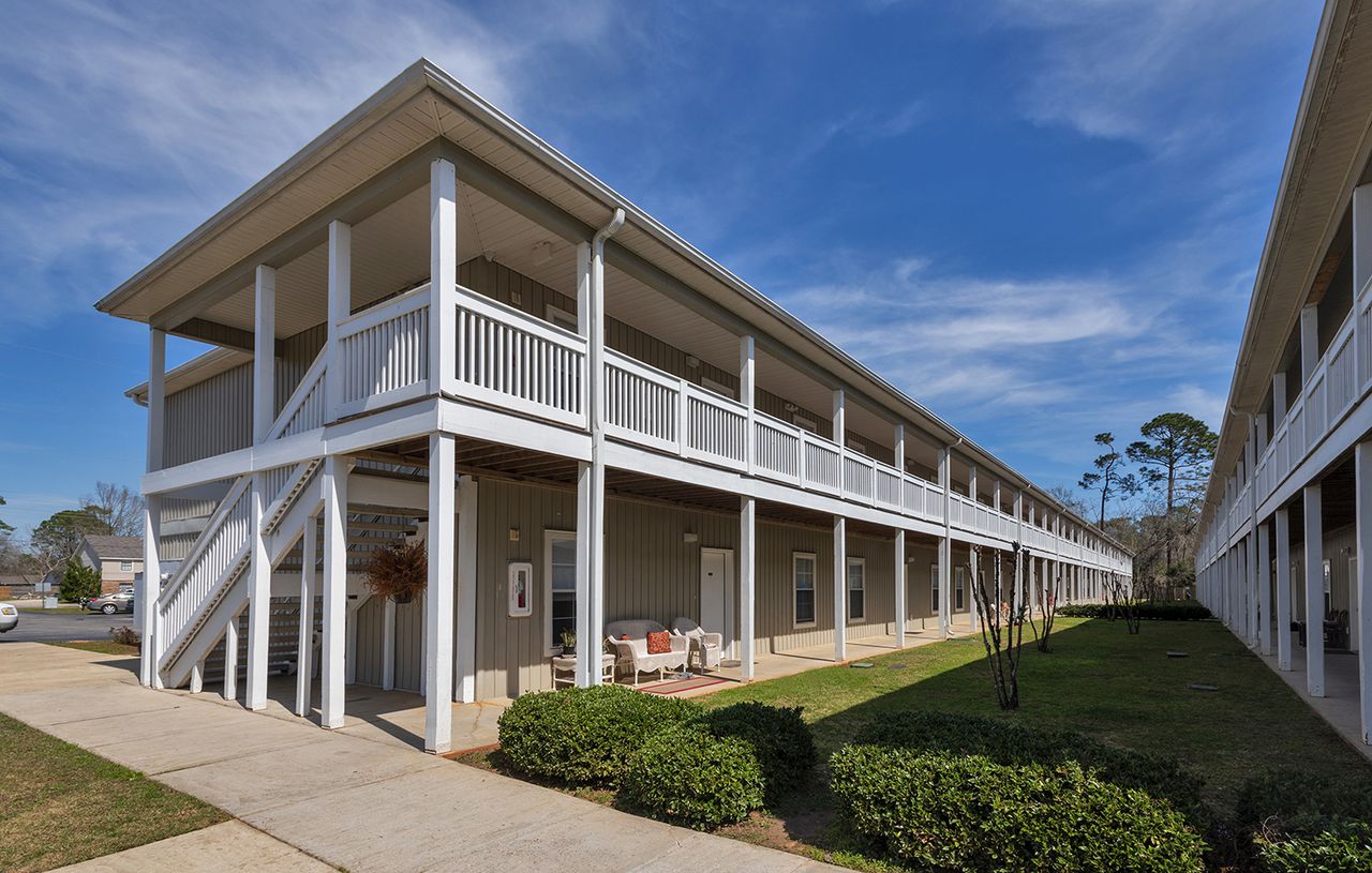 Retail Sale Lease In Foley