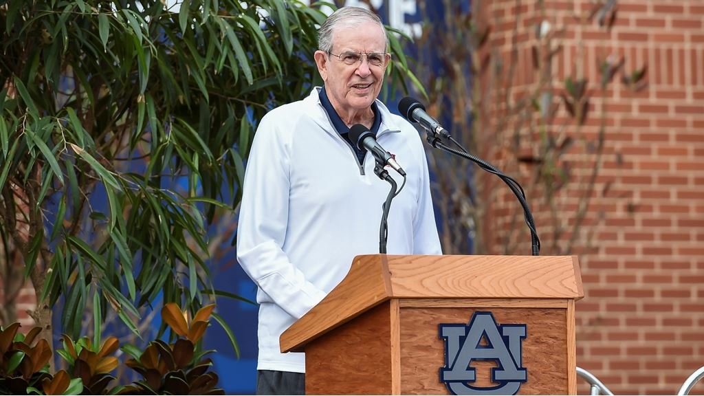 Former Coaches to Hold Book Signings In Baldwin County