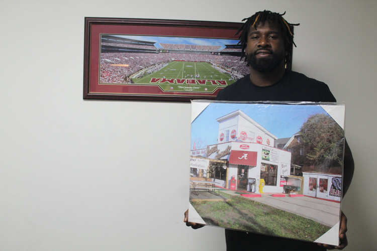 Former Alabama Player Opens Restaurant In Bay Minette