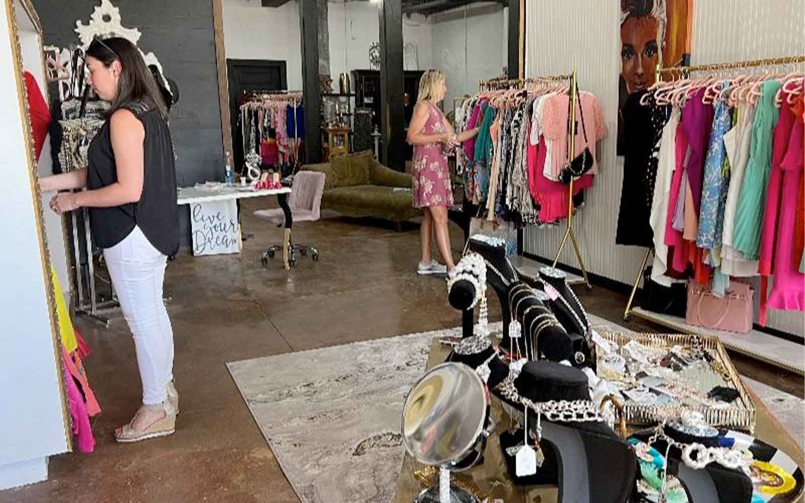 Vogue Boutique Now Open In Downtown Mobile