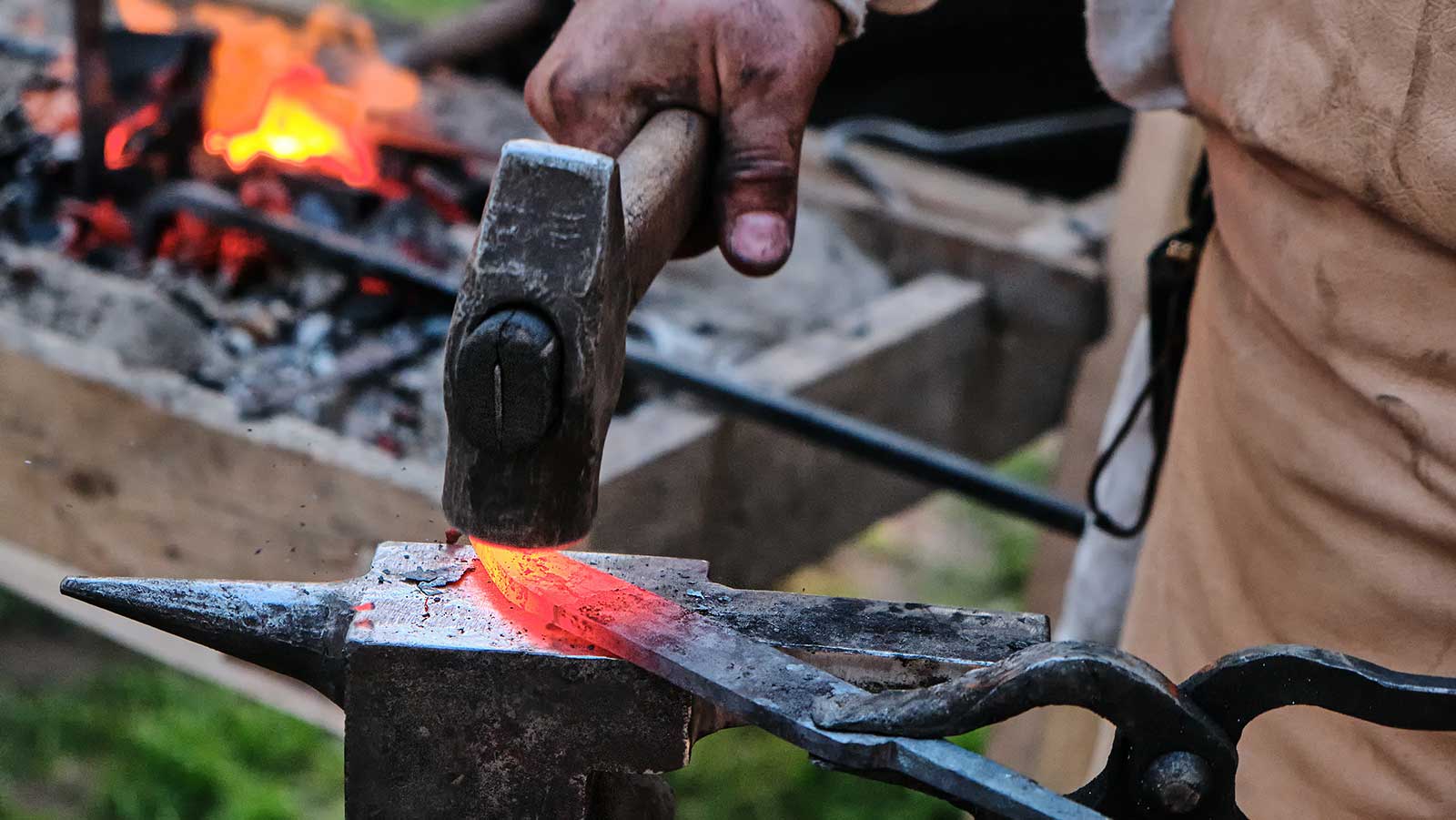 Knife Making Grudge Match Planned For Battleship