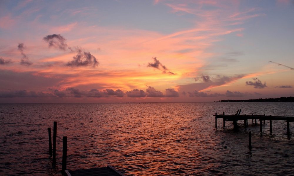 Sunset,Over,Mobile,Bay,From,Pointe,Clear