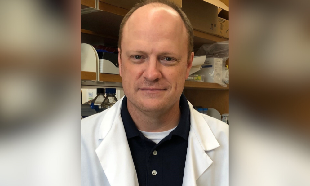 ELLIOT JOINS USA COLLEGE OF MEDICINE