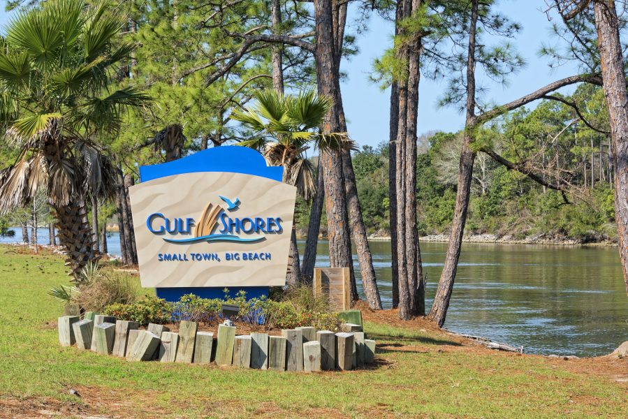 Welcome,Sign,For,Gulf,Shores,,Alabama