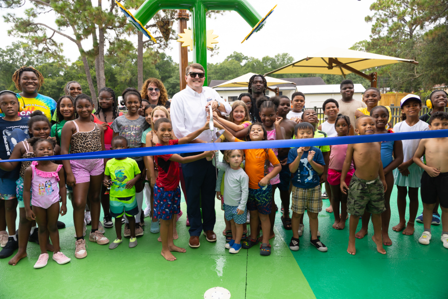 MOBILE OPENS SPLASH PAD AT LUAN PARK
