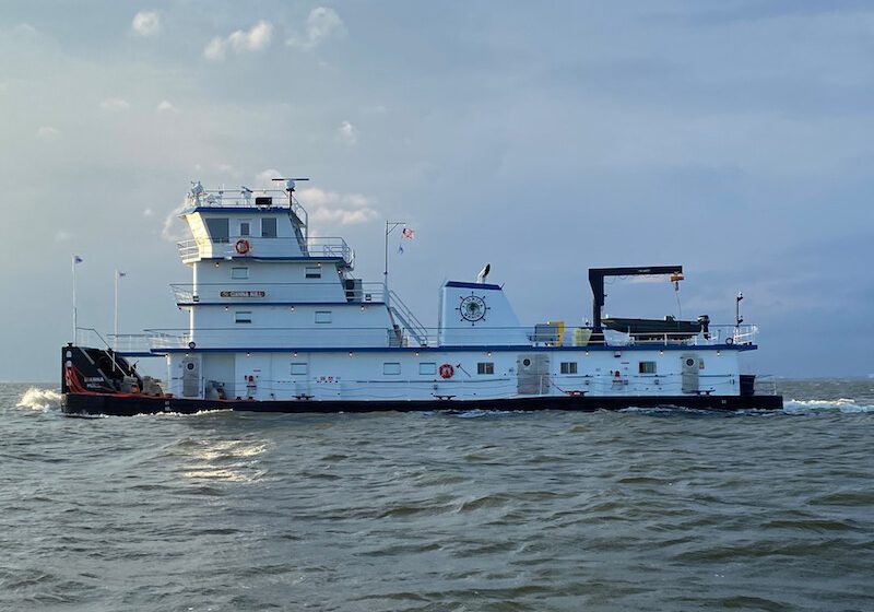 Metal Shark Delivers Towboat