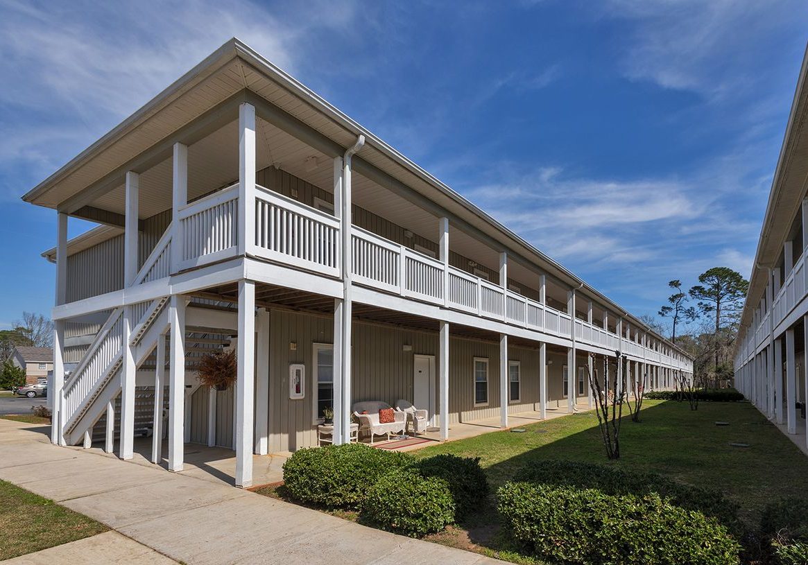 Retail Sale Lease In Foley