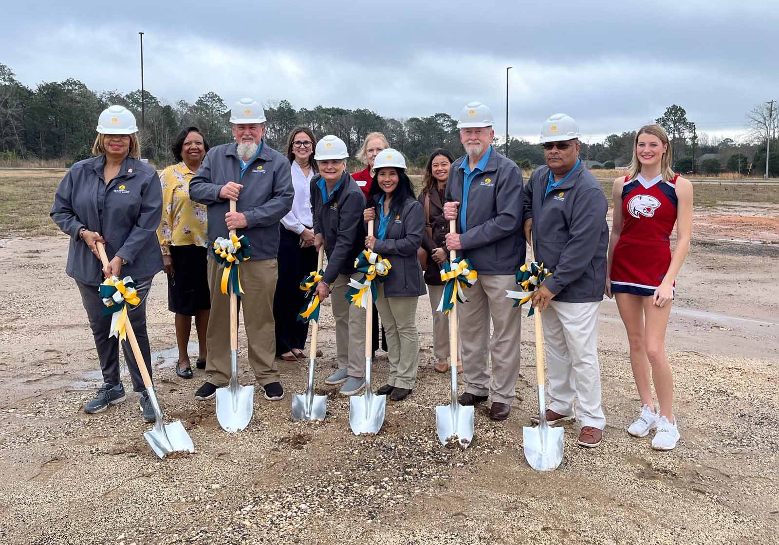 New Horizons Breaks Ground On Branch